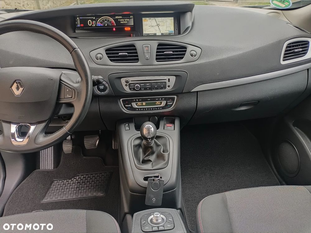 Renault Grand Scenic - 8