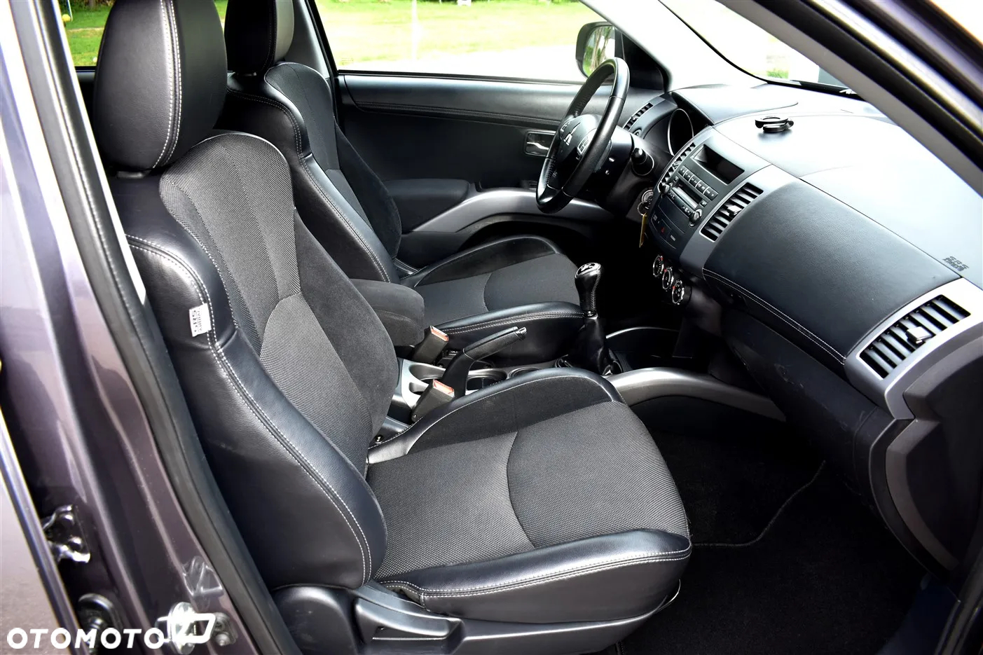 Mitsubishi Outlander 2.0 2WD Invite - 30