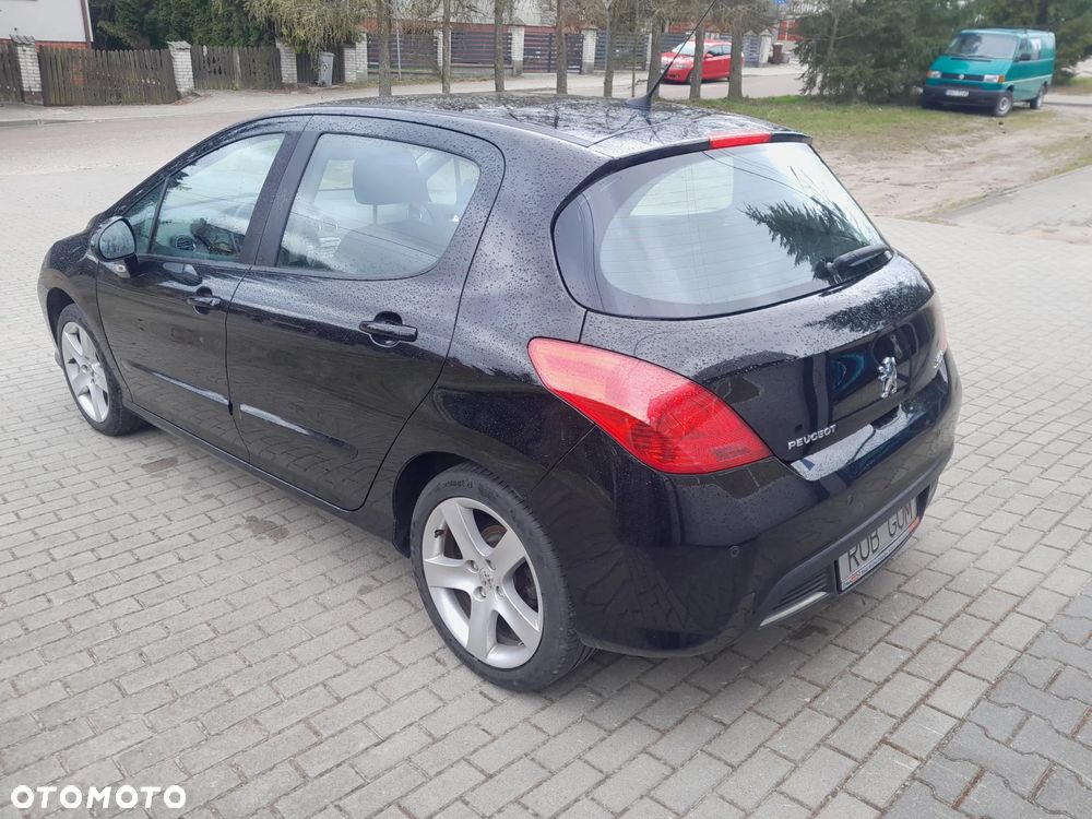 Peugeot 308 2008 photo 3