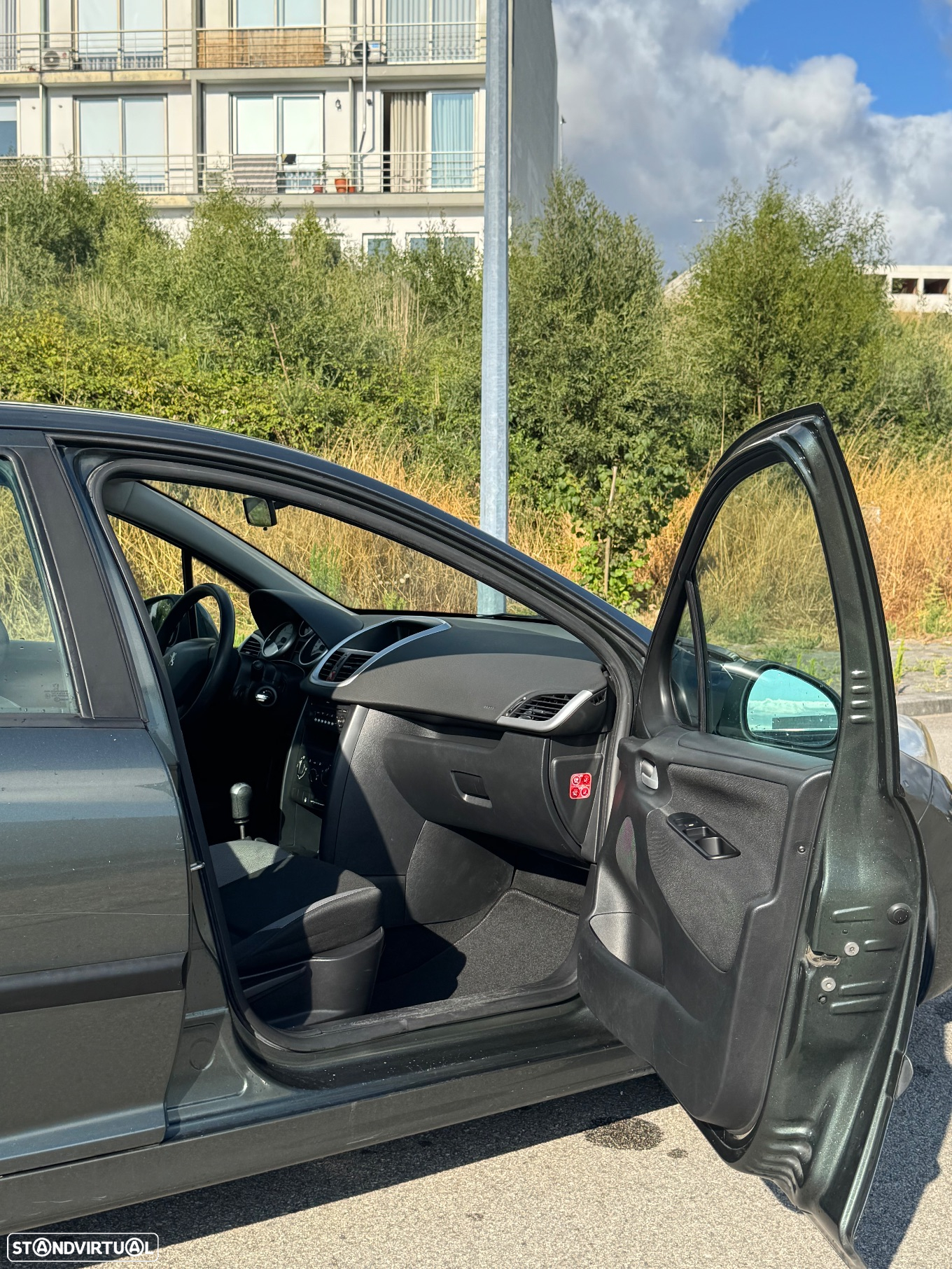 Peugeot 207 - 8