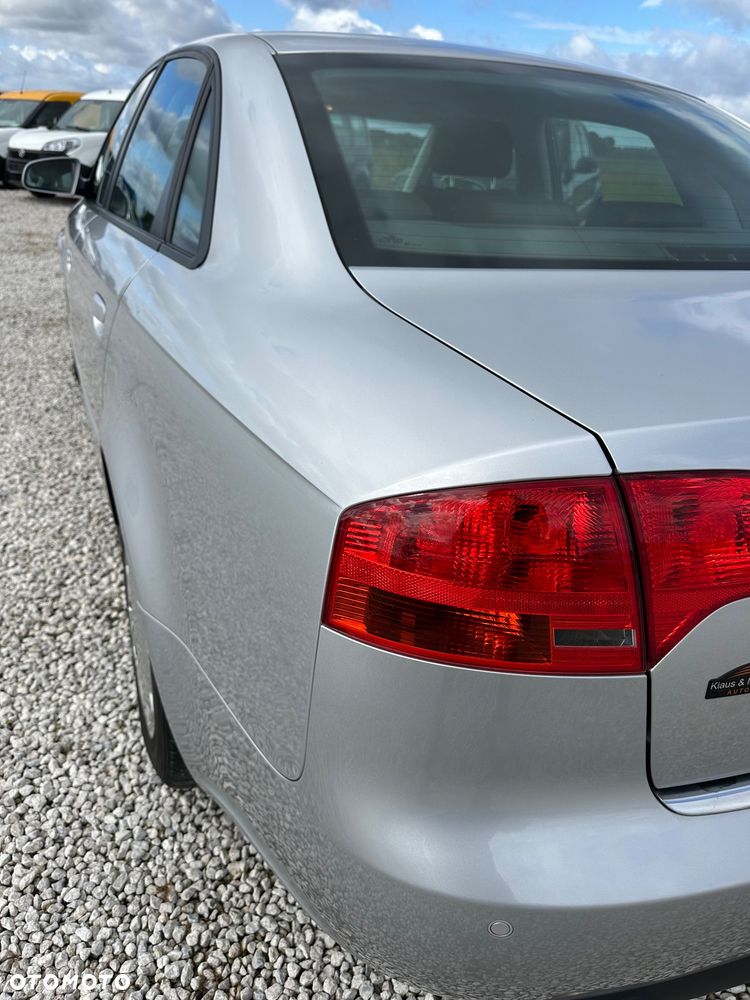 Audi A4 Limousine - 14