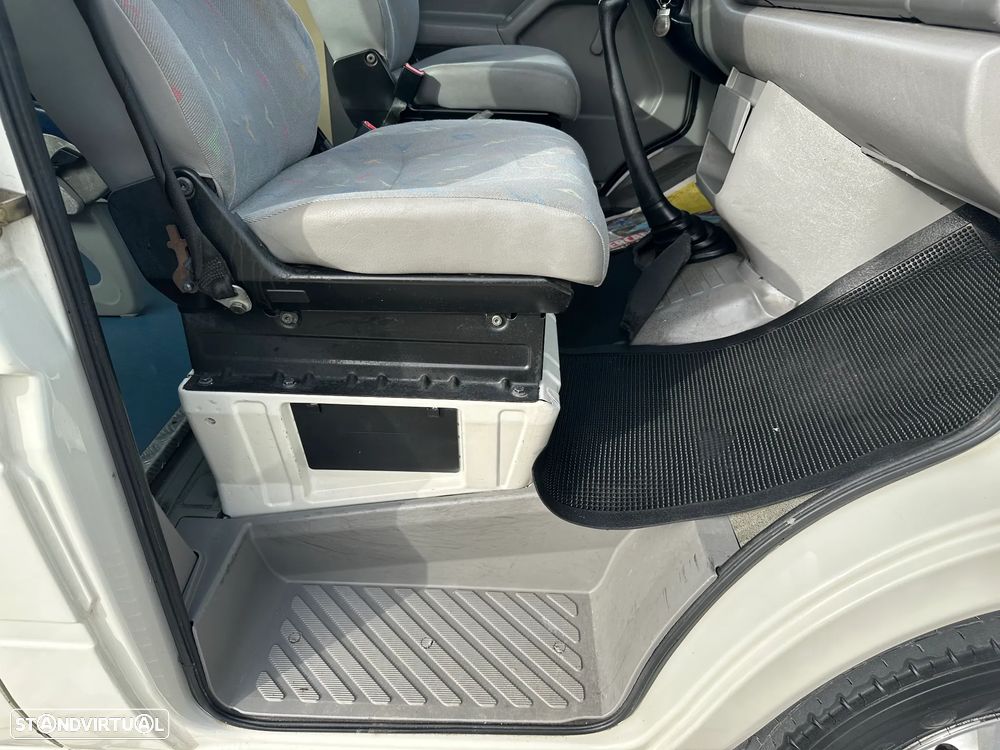 VW LT 35 2.5 TDI 9L/CADEIRA DE RODAS COM PLATAFORMA ELEVATORIA - 36