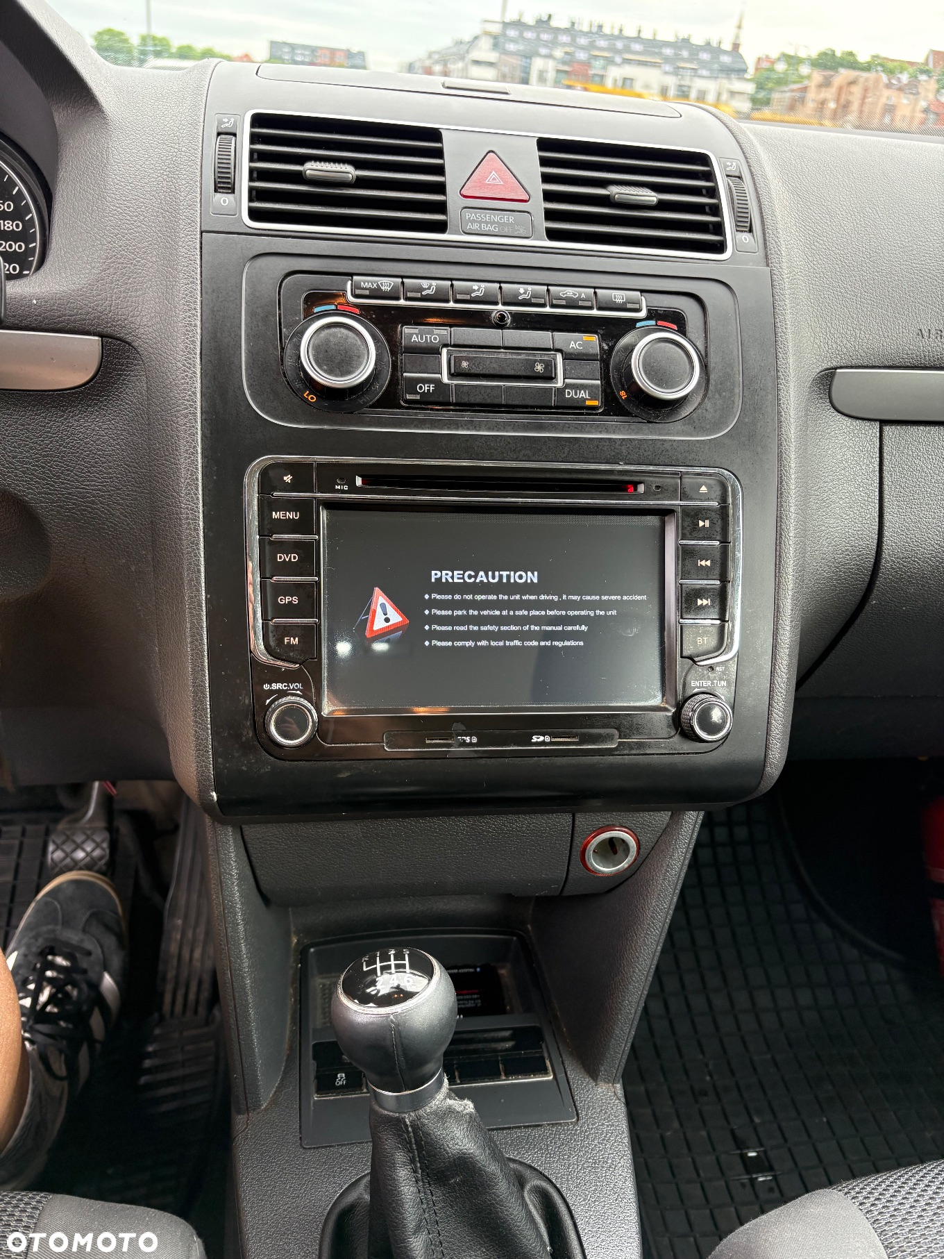 Volkswagen Touran - 22