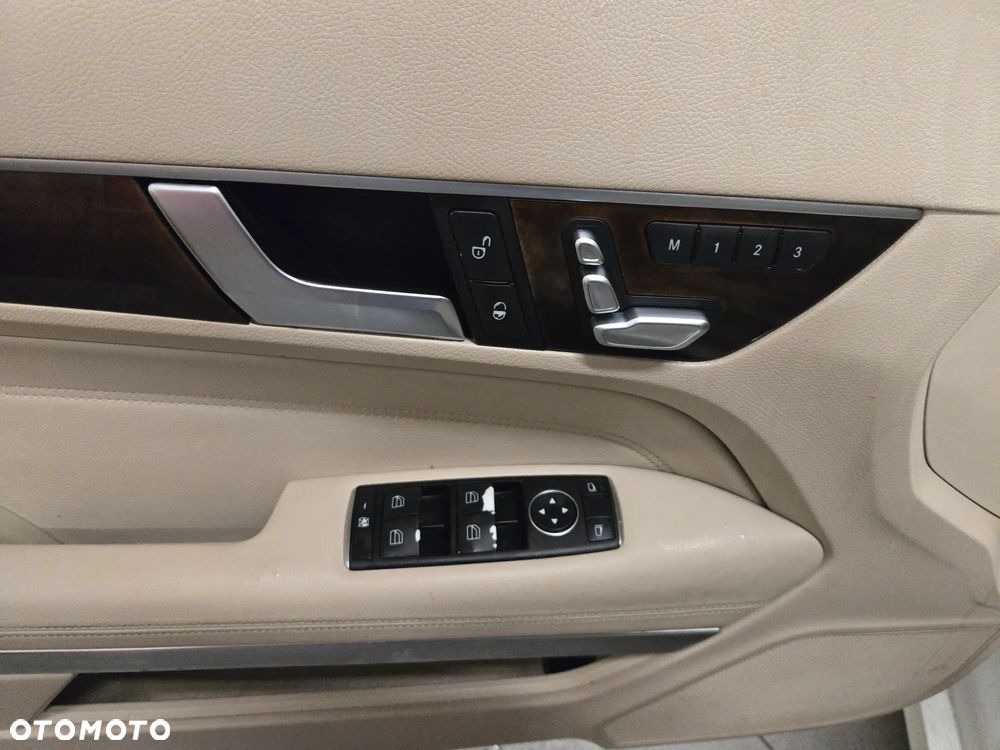 Mercedes-Benz Klasa E 350 4Matic 7G-TRONIC - 13