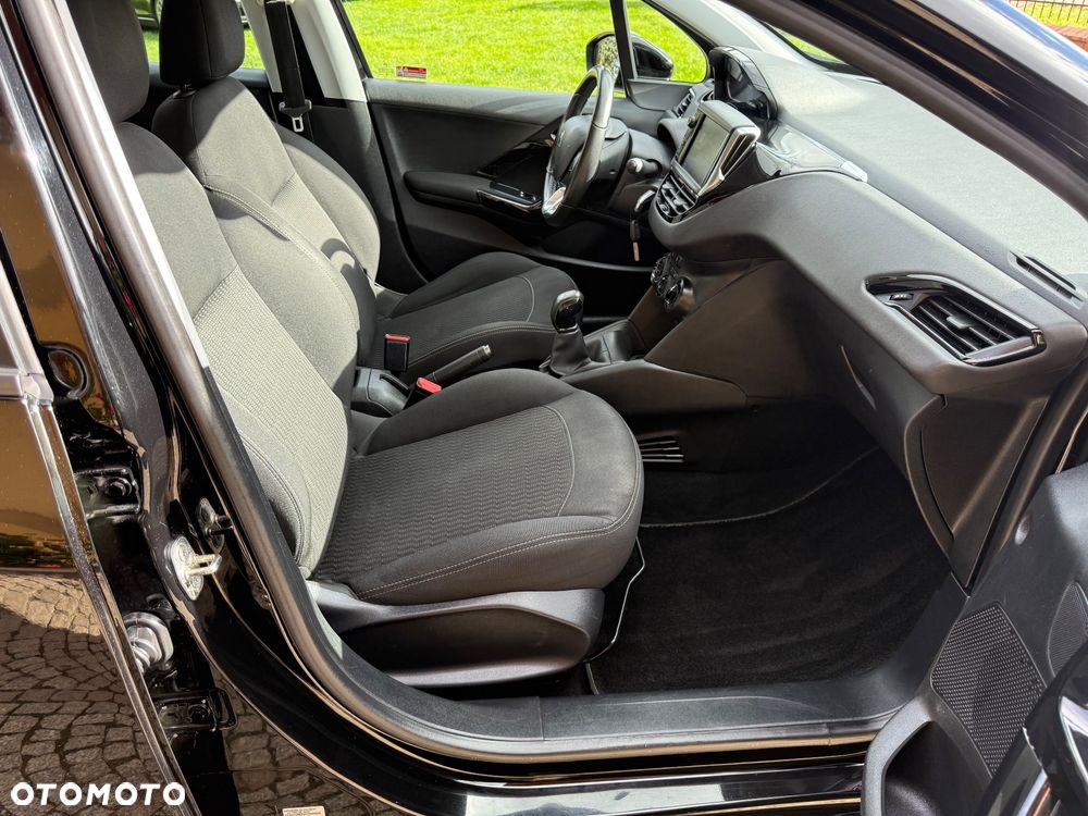 Peugeot 208 1.2 PureTech GPF Allure S&S - 21