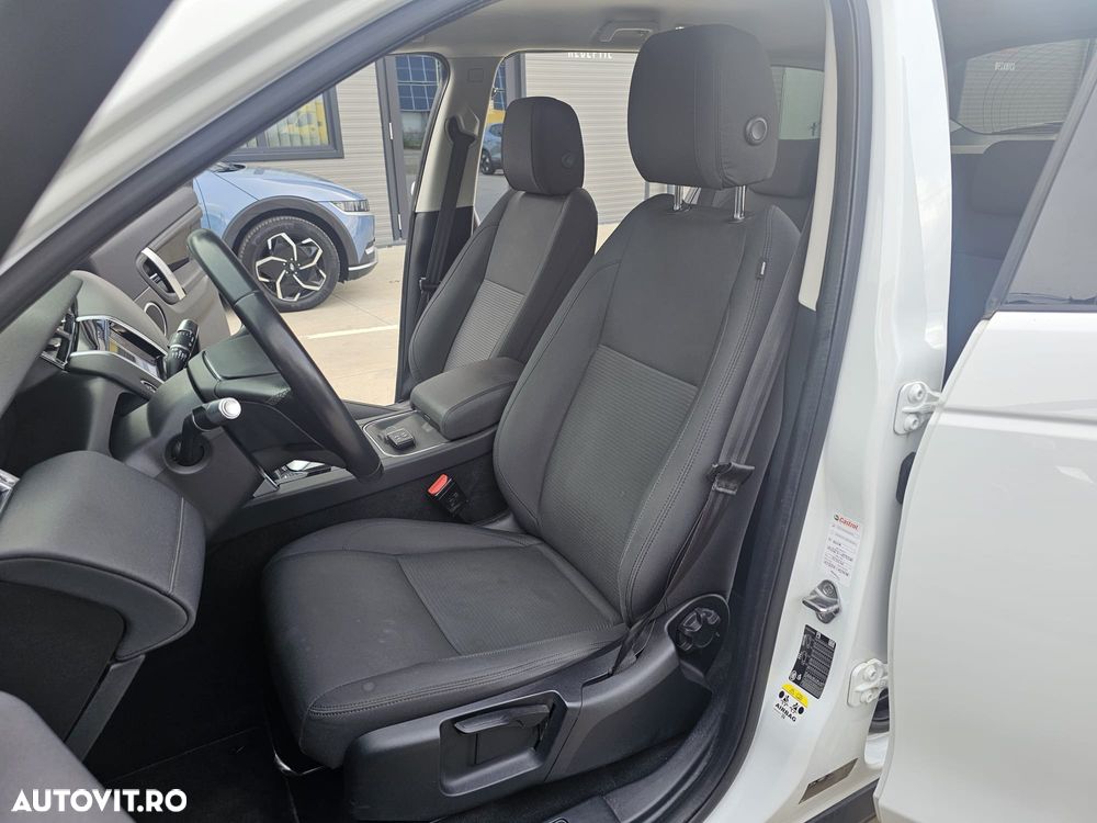Land Rover Discovery Sport 2.0 D200 MHEV Dynamic S - 17