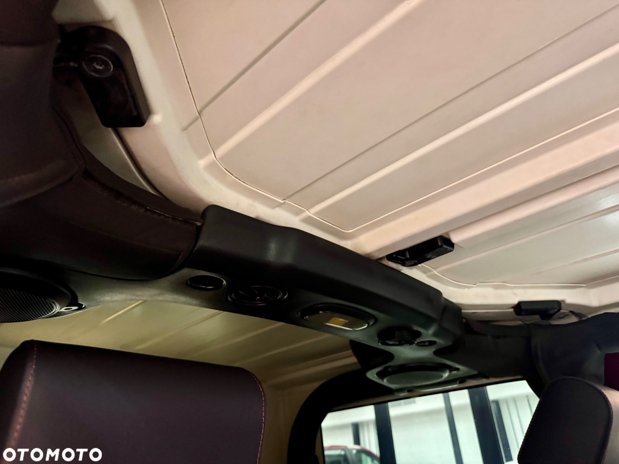 Jeep Wrangler - 32