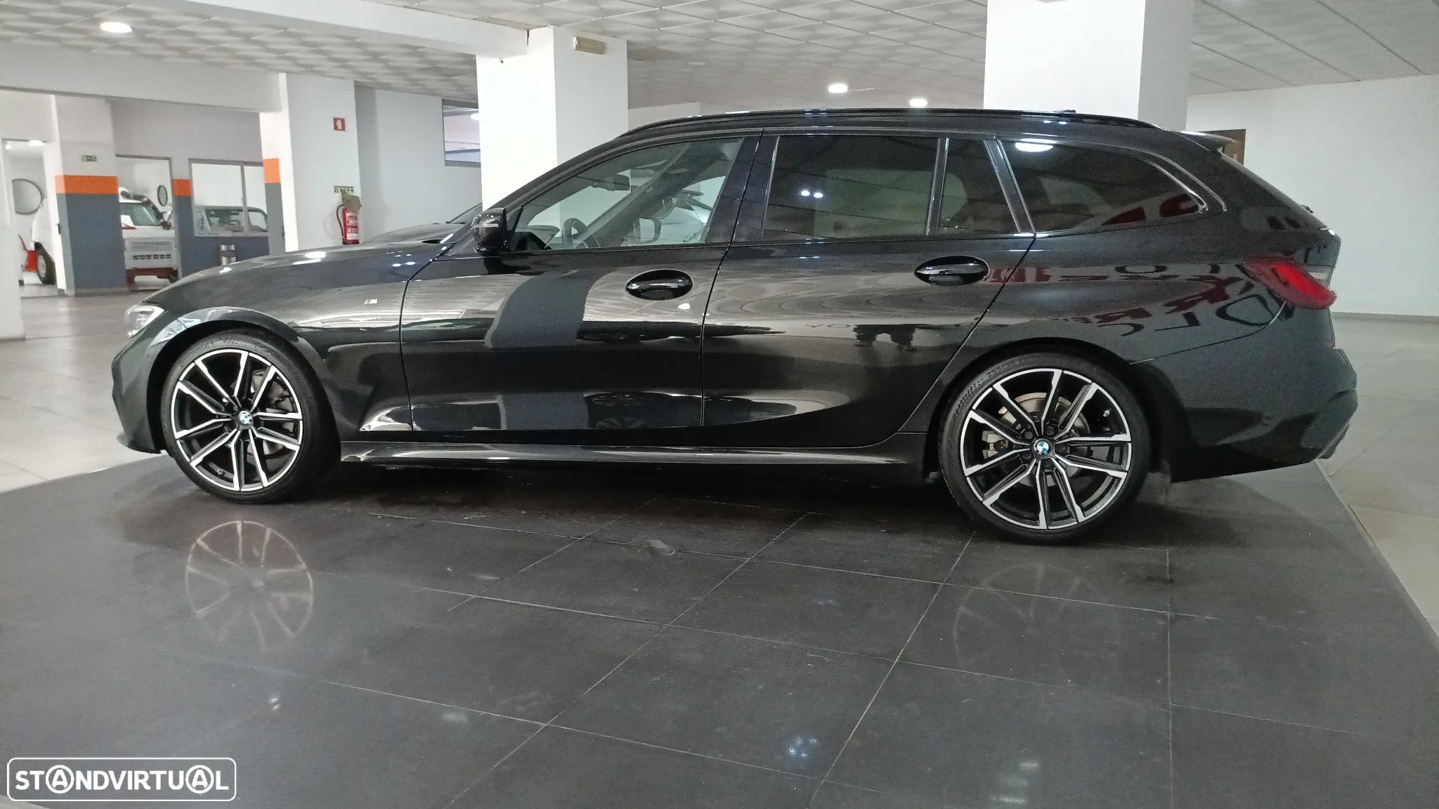 BMW 320 i Touring Pack Desportivo M - 4