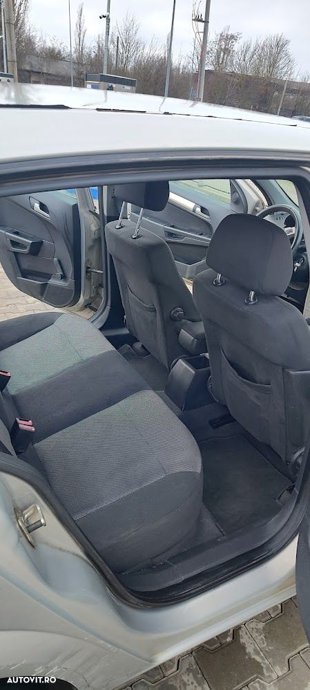 Opel Astra 1.9 CDTI Enjoy - 10