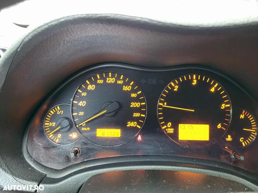 Toyota Avensis 2.0 D-4D Executive - 5