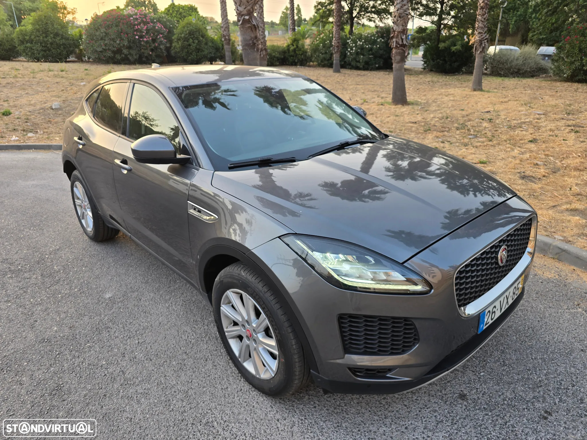 Jaguar E-Pace 2.0 i4D S - 23