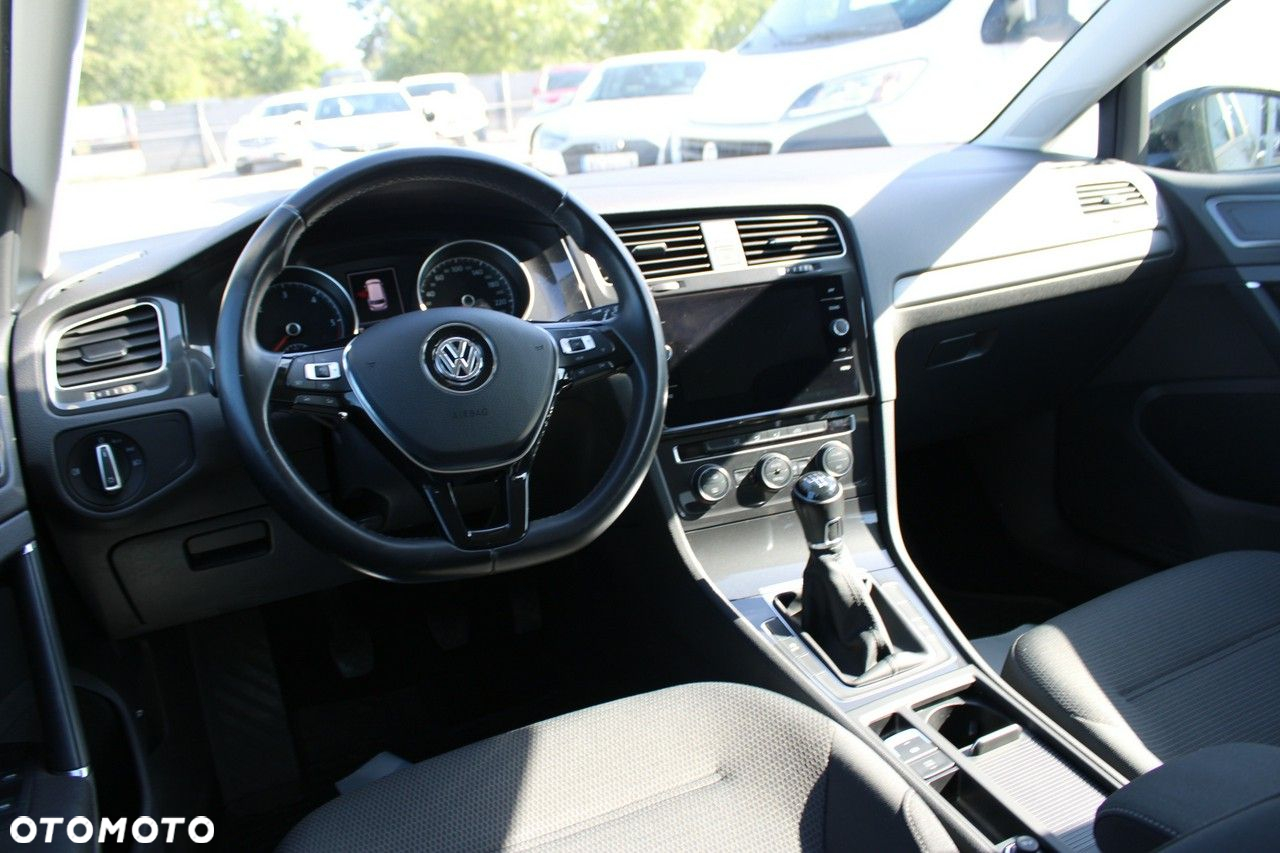 Volkswagen Golf - 16
