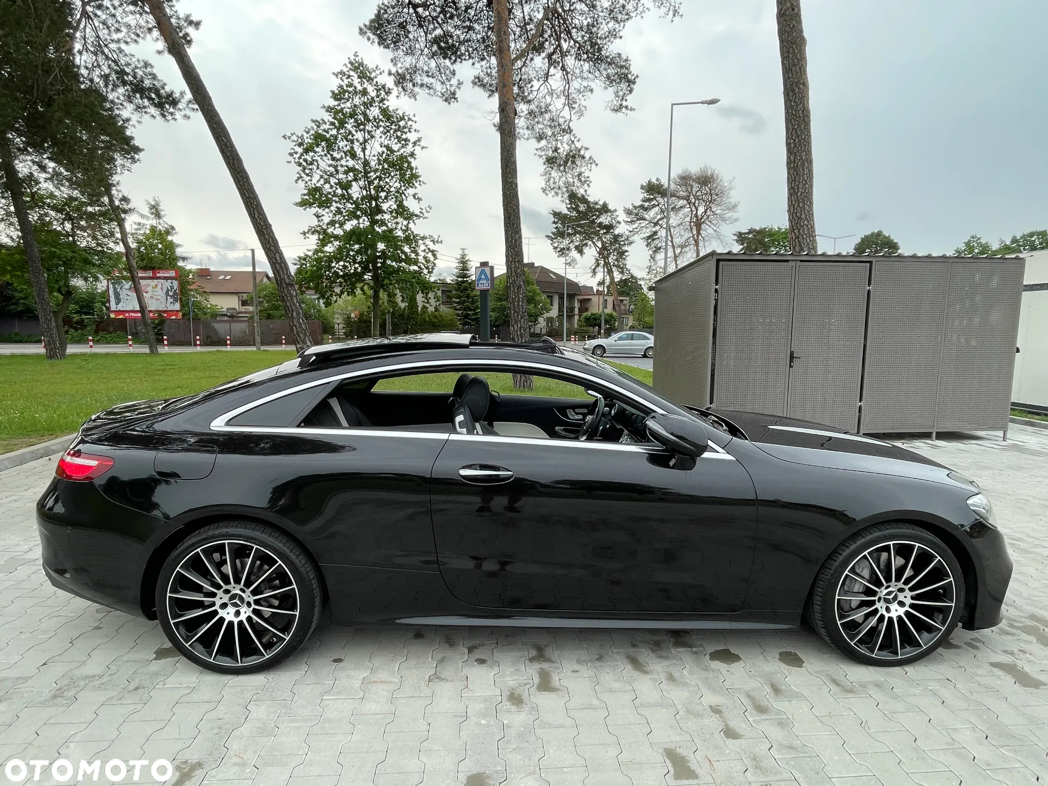 Mercedes-Benz Klasa E 300 Coupe 9G-TRONIC - 2