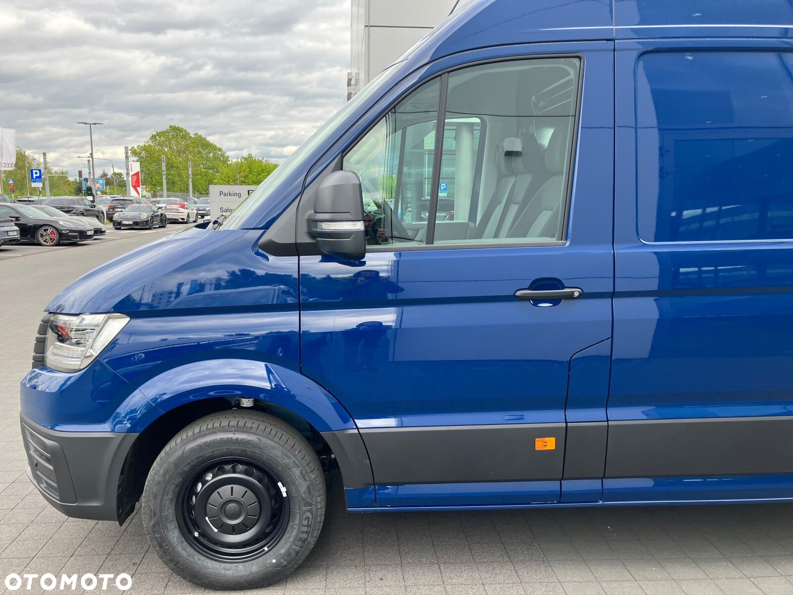 Volkswagen Crafter Crafter 35 Furgon, silnik: 2,0 l  130 kW, skrzynia biegów: napęd 4MOTION, automatyczna 8-biegowa rozstaw osi: 3640 mm - 4