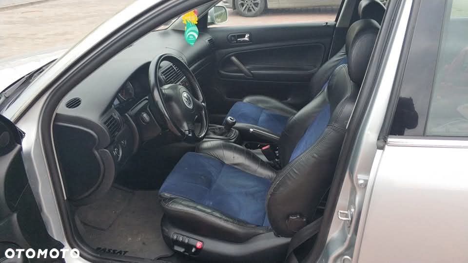 Volkswagen Passat 2.8 V6 4Mot Highline - 16