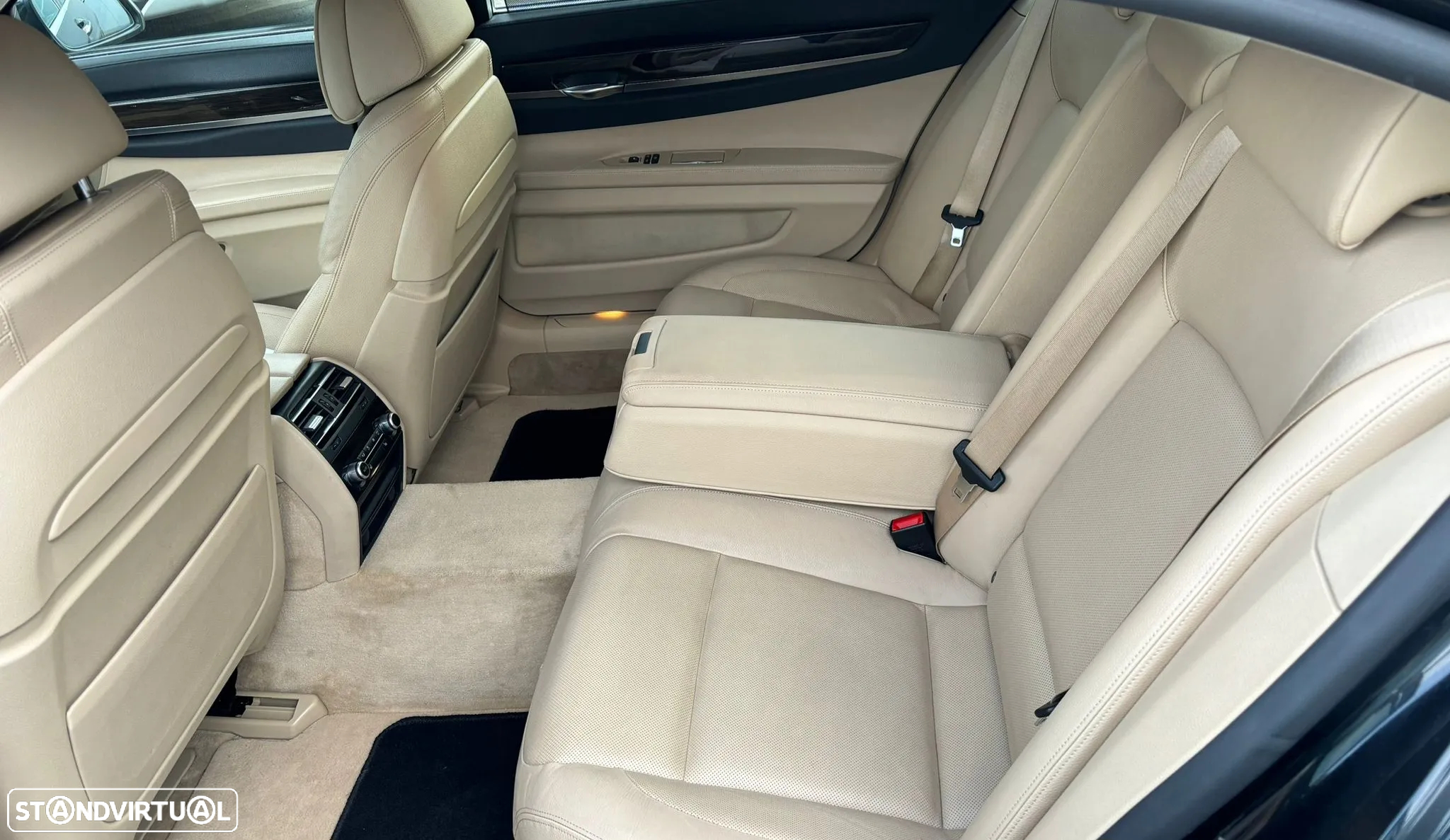 BMW 750 Ld xDrive - 28
