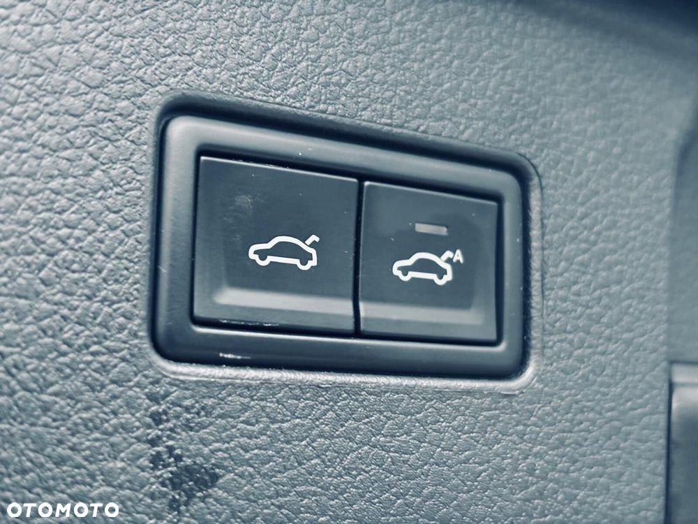 Volkswagen Passat - 11