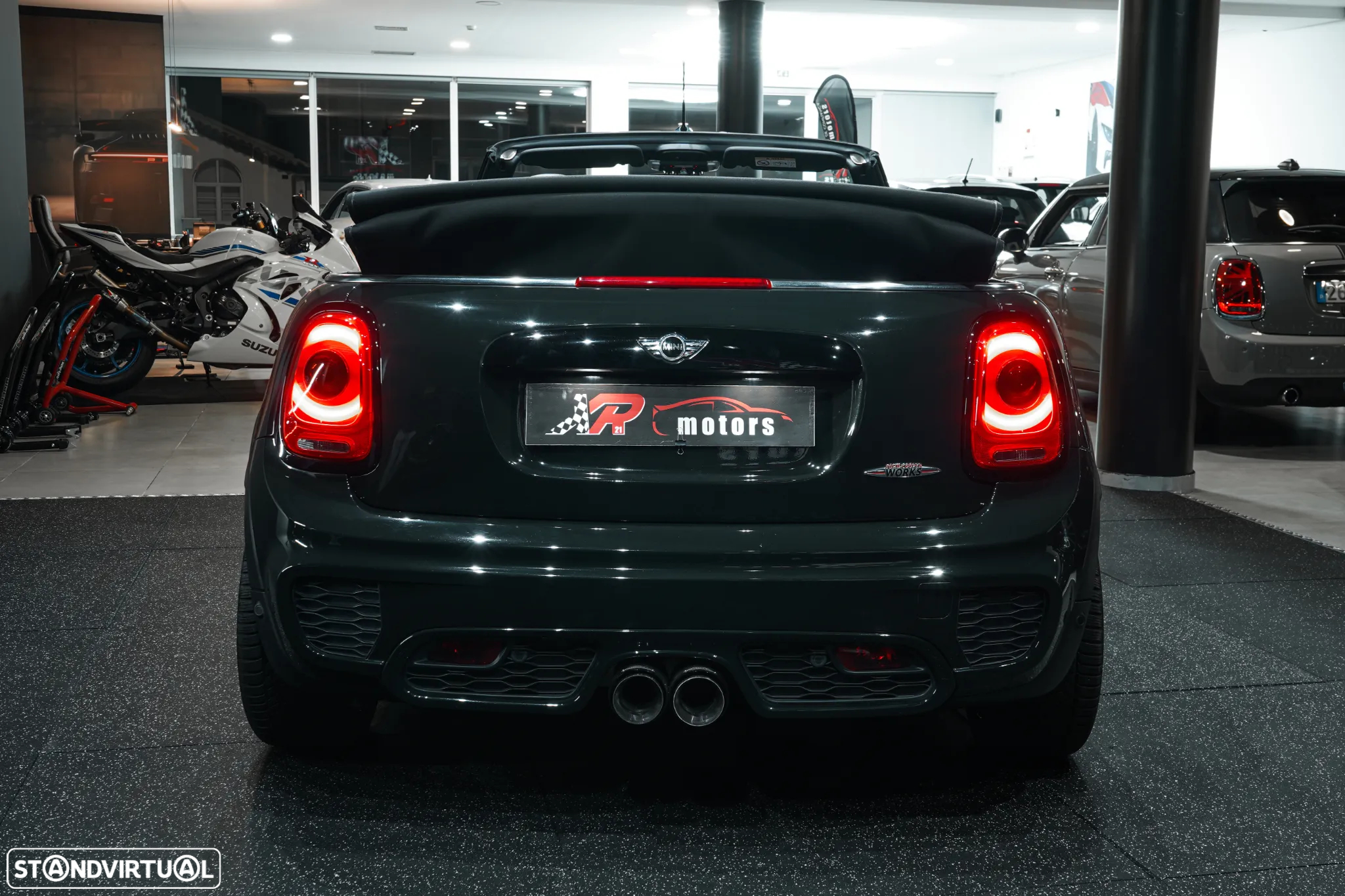 MINI Cabrio John Cooper Works - 8