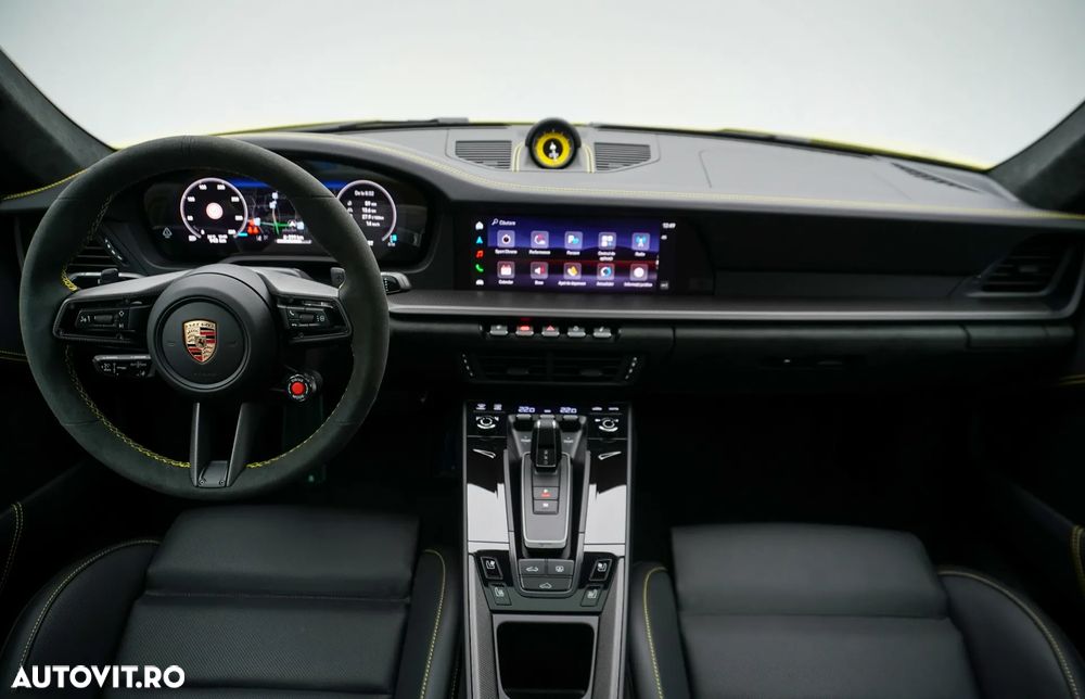 Porsche 911 Carrera 4 GTS PDK - 26