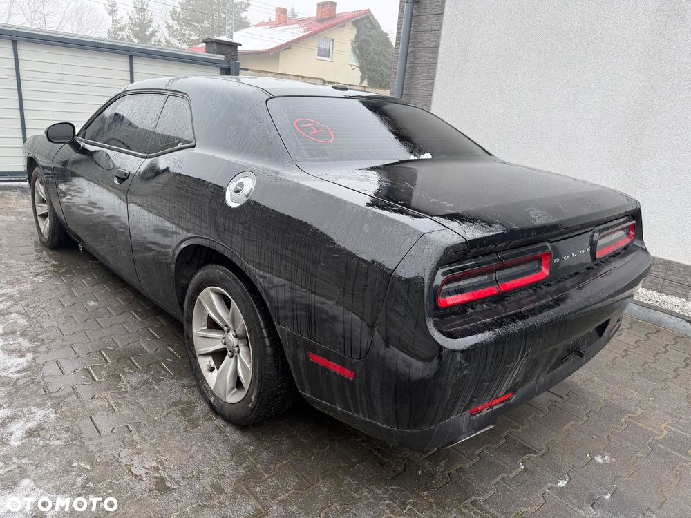 Dodge Challenger - 13