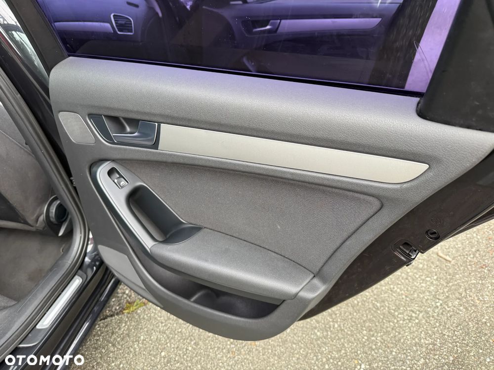 Audi A4 Avant 2.0 TDI Limited Edition Multitr - 23