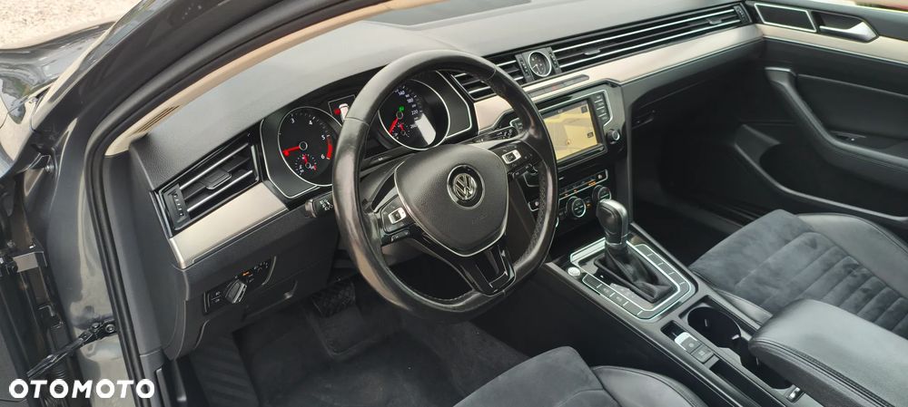 Volkswagen Passat 2.0 TDI SCR DSG Highline - 30
