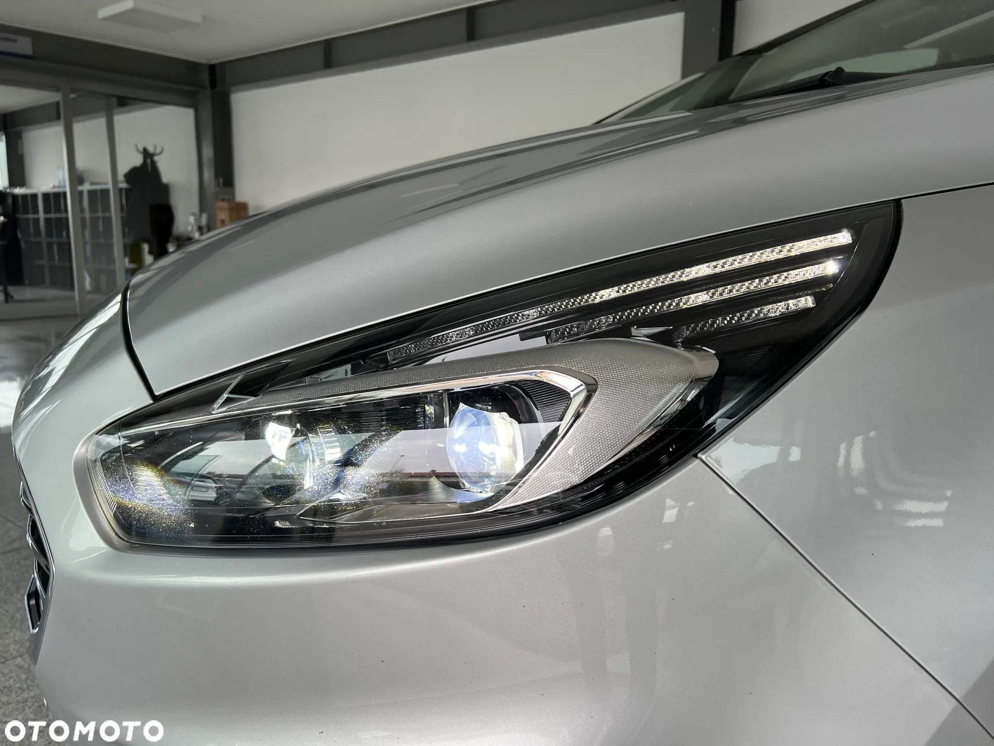Ford S-Max 2.0 EcoBlue Titanium - 6