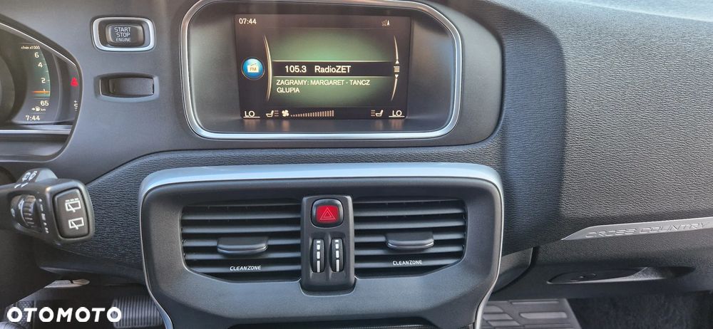 Volvo V40 T3 Drive-E R-Ocean Race - 17