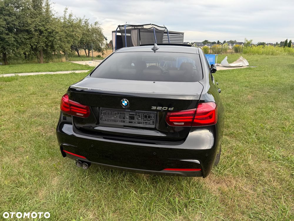 BMW Seria 3 320d Edition M Sport Shadow - 16