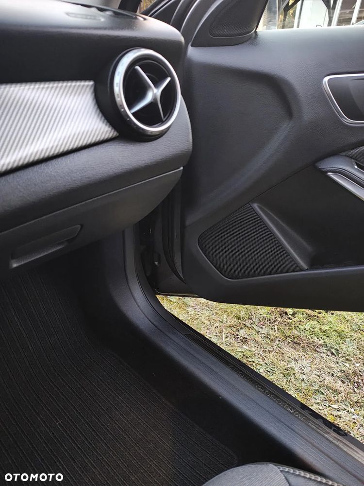 Mercedes-Benz GLA 200 - 10