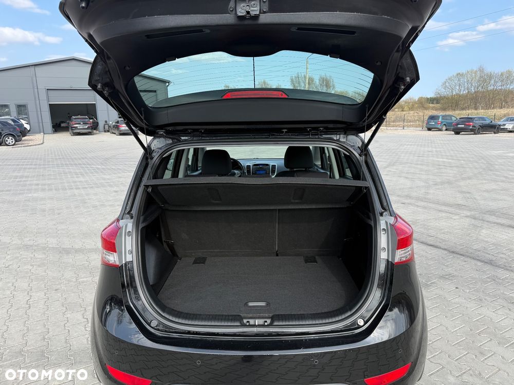 Hyundai ix20 1.4 Fifa World Cup Edition - 8