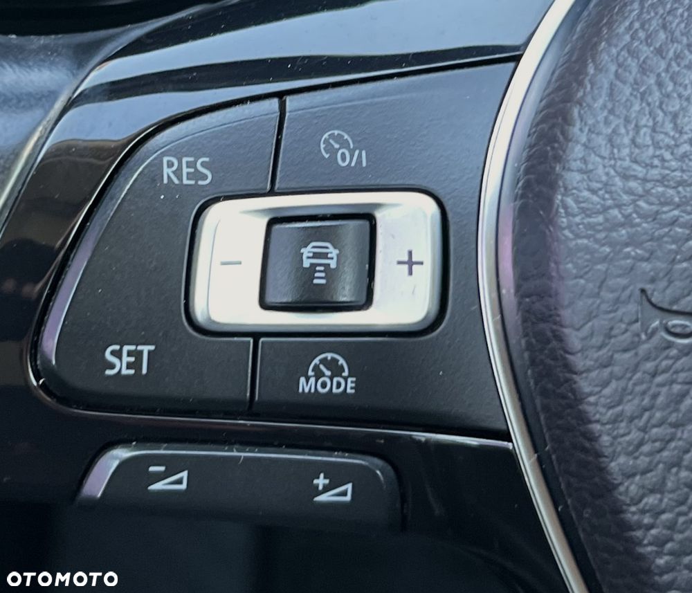 Volkswagen Passat 2.0 TDI BMT Highline - 27