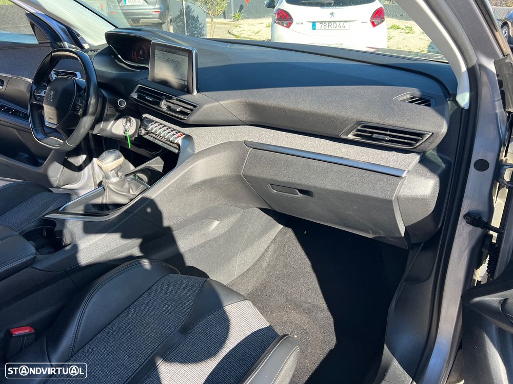 Peugeot 3008 1.5 BlueHDi Allure - 22