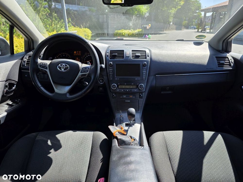 Toyota Avensis 2.0 Sol NAVI MS - 11