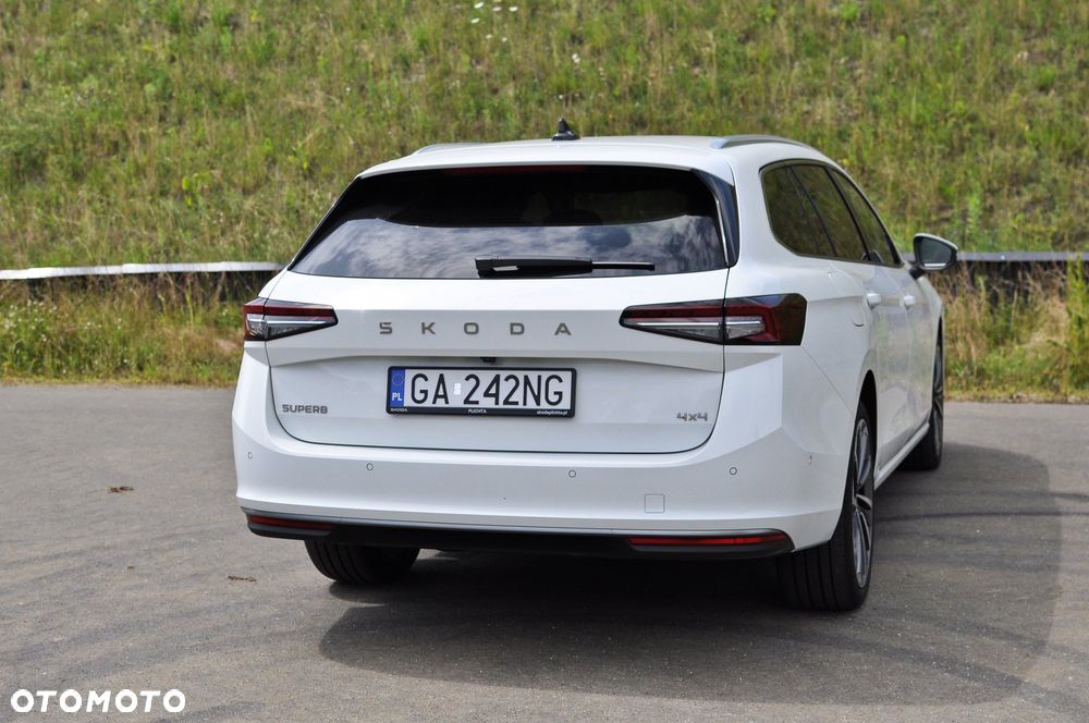 Skoda Superb 2.0 TDI SCR 4x4 L&K DSG - 9