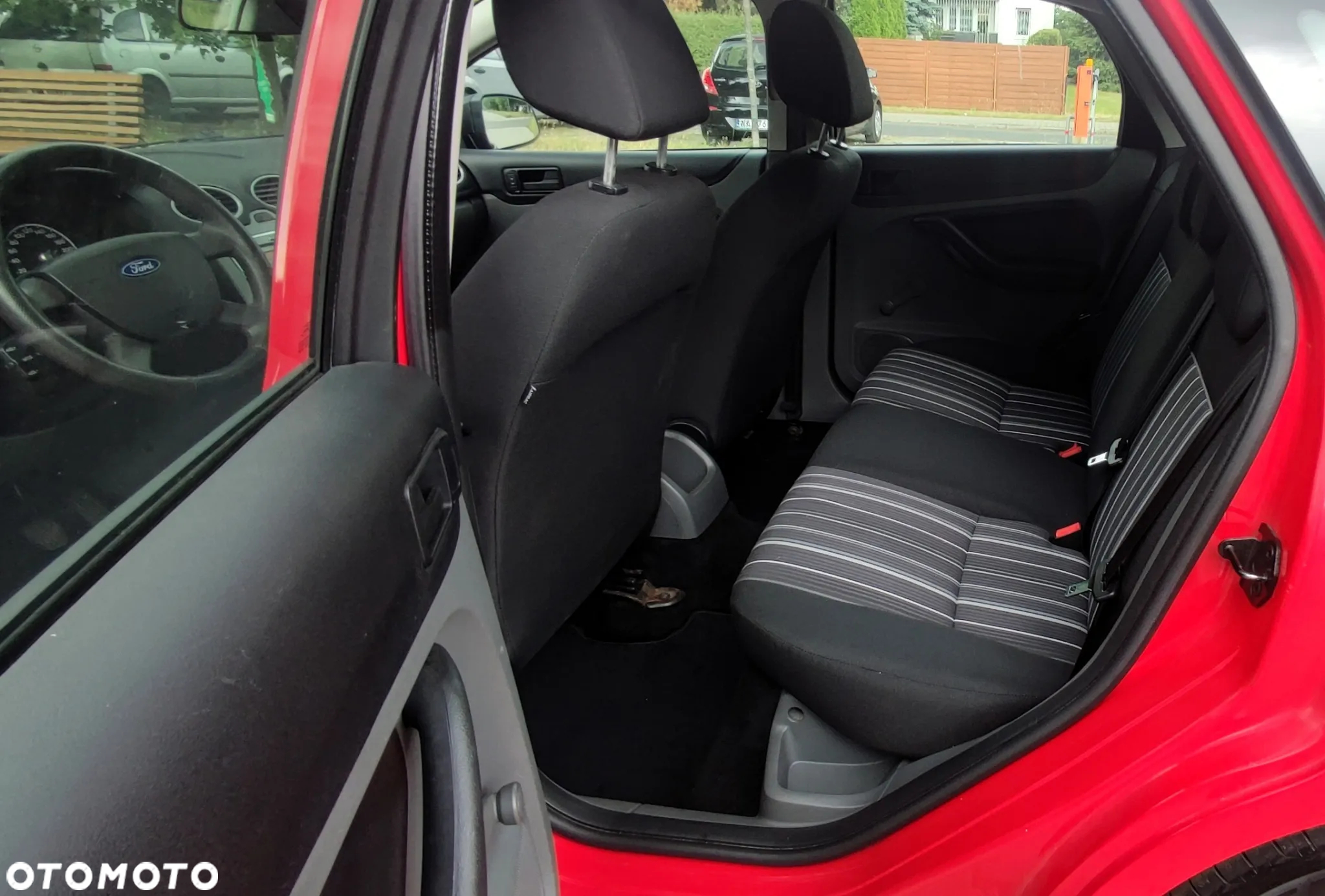 Ford Focus 1.4 Ambiente - 14