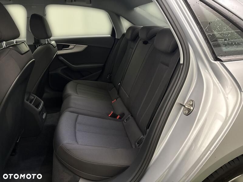 Audi A4 Limousine 35 TFSI mHEV S tronic - 18