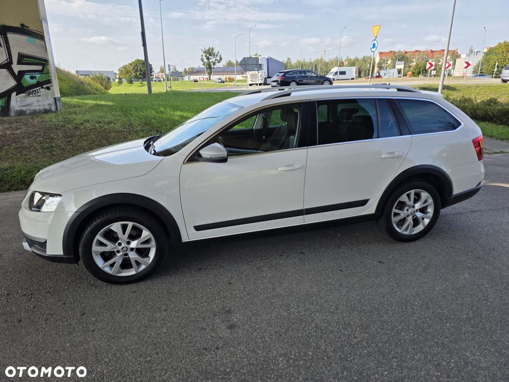 Skoda Octavia Scout 2.0 TDI 4x4 DSG - 20