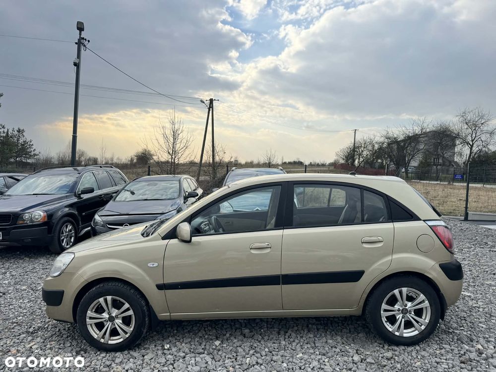 Kia Rio 1.5 CRDi Family + - 5