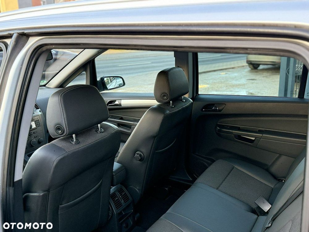 Opel Zafira - 12