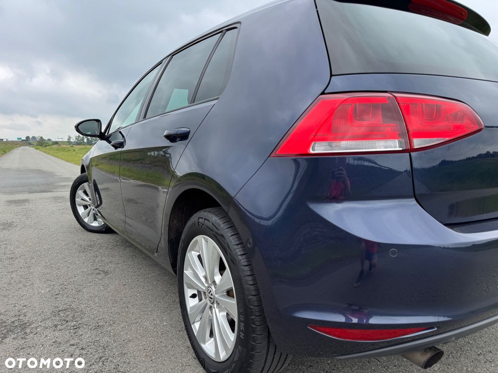 Volkswagen Golf 1.2 TSI BMT Comfortline - 23