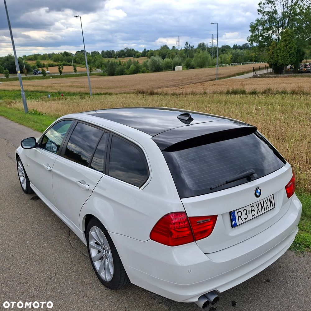BMW Seria 3 325i xDrive - 3