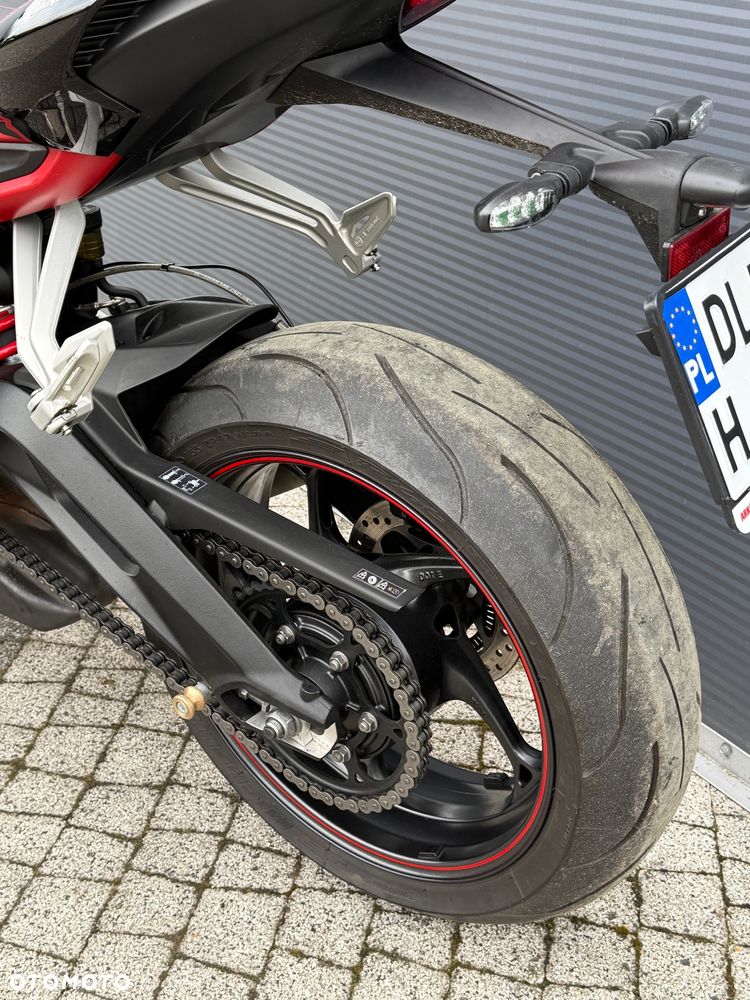 Triumph Street Triple - 11
