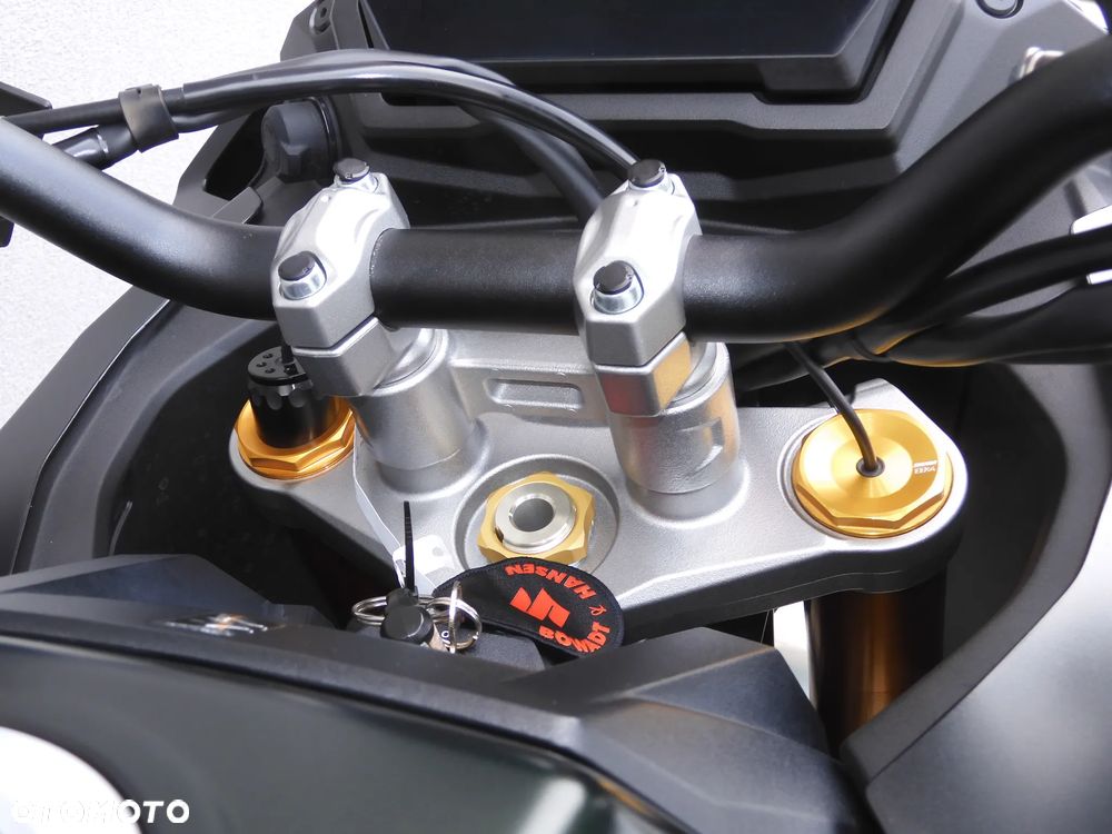 Suzuki GSX - 14