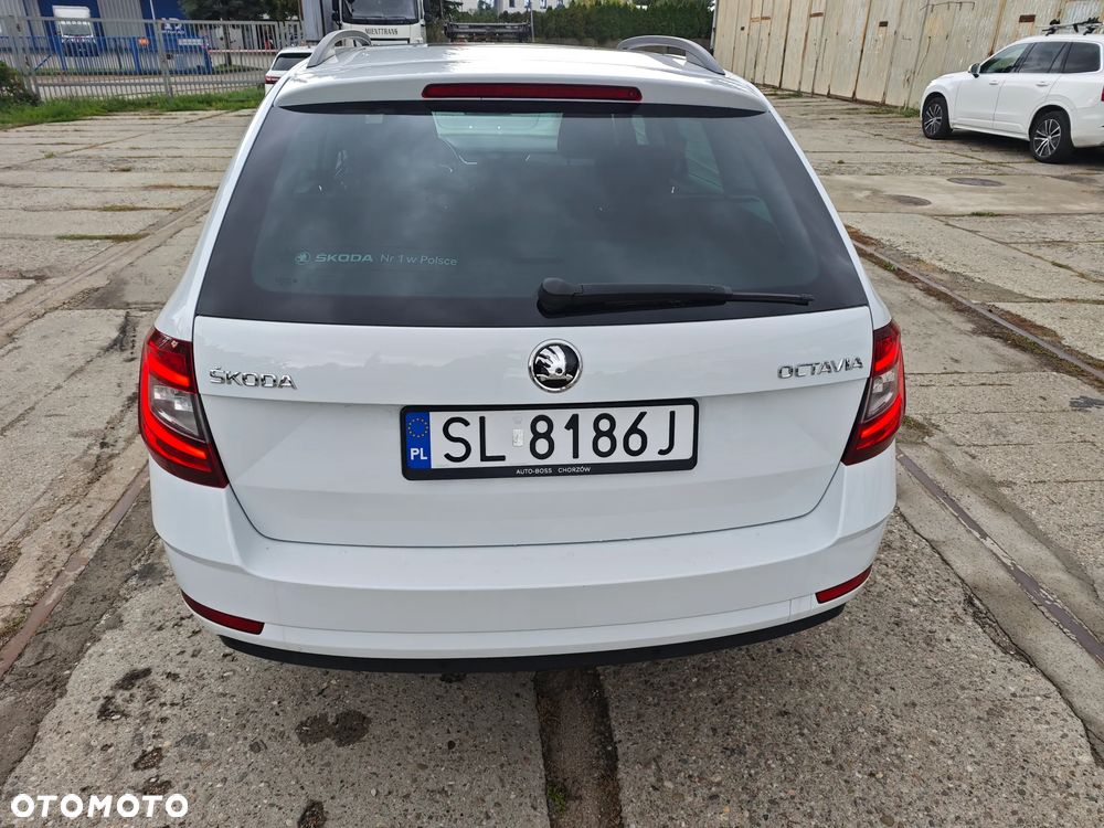 Skoda Octavia 2.0 TDI Elegance DSG - 8