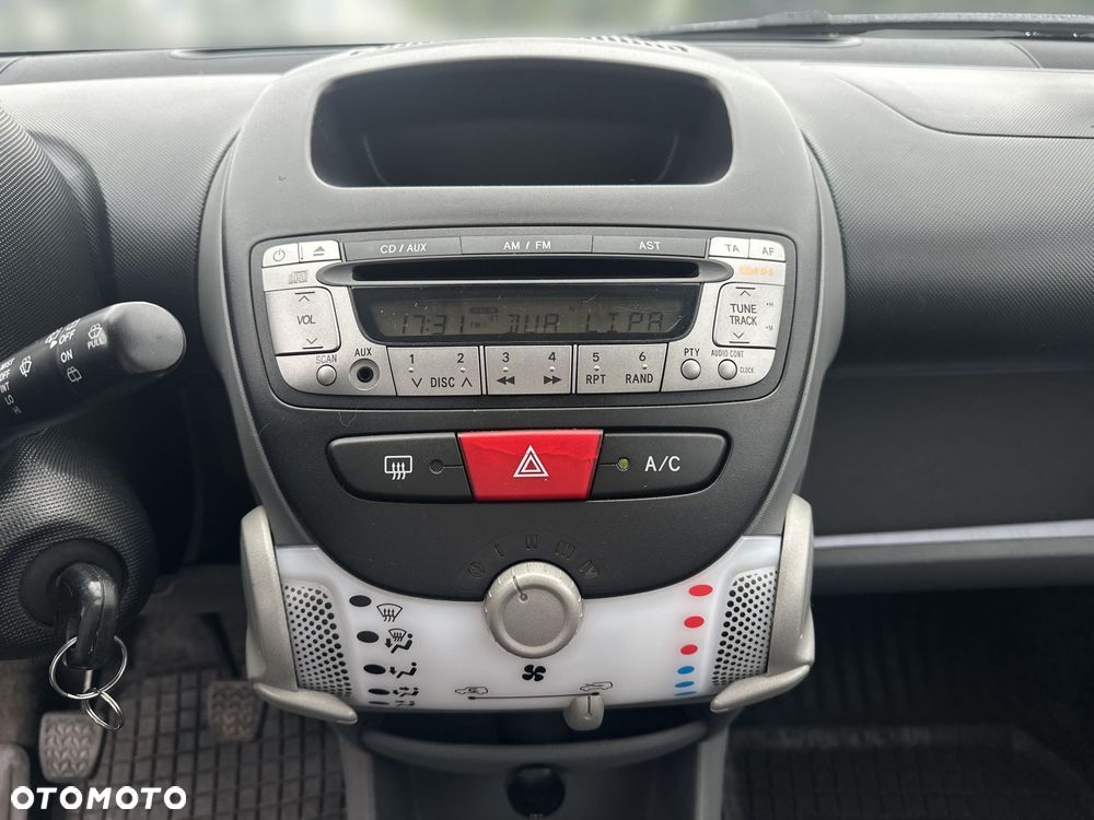 Peugeot 107 1.0 Trendy - 19