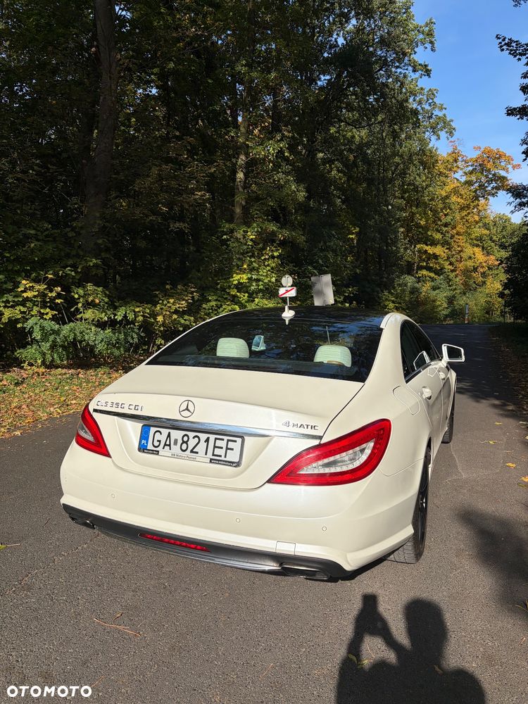 Mercedes-Benz CLS - 24