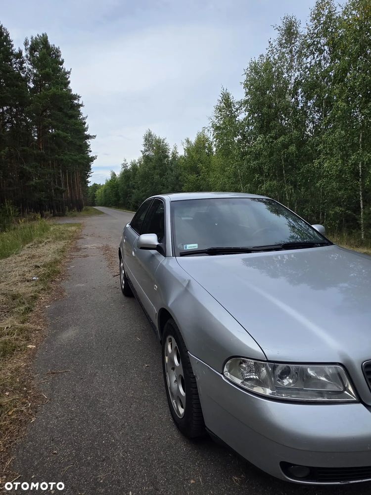 Audi A4 Limousine - 14