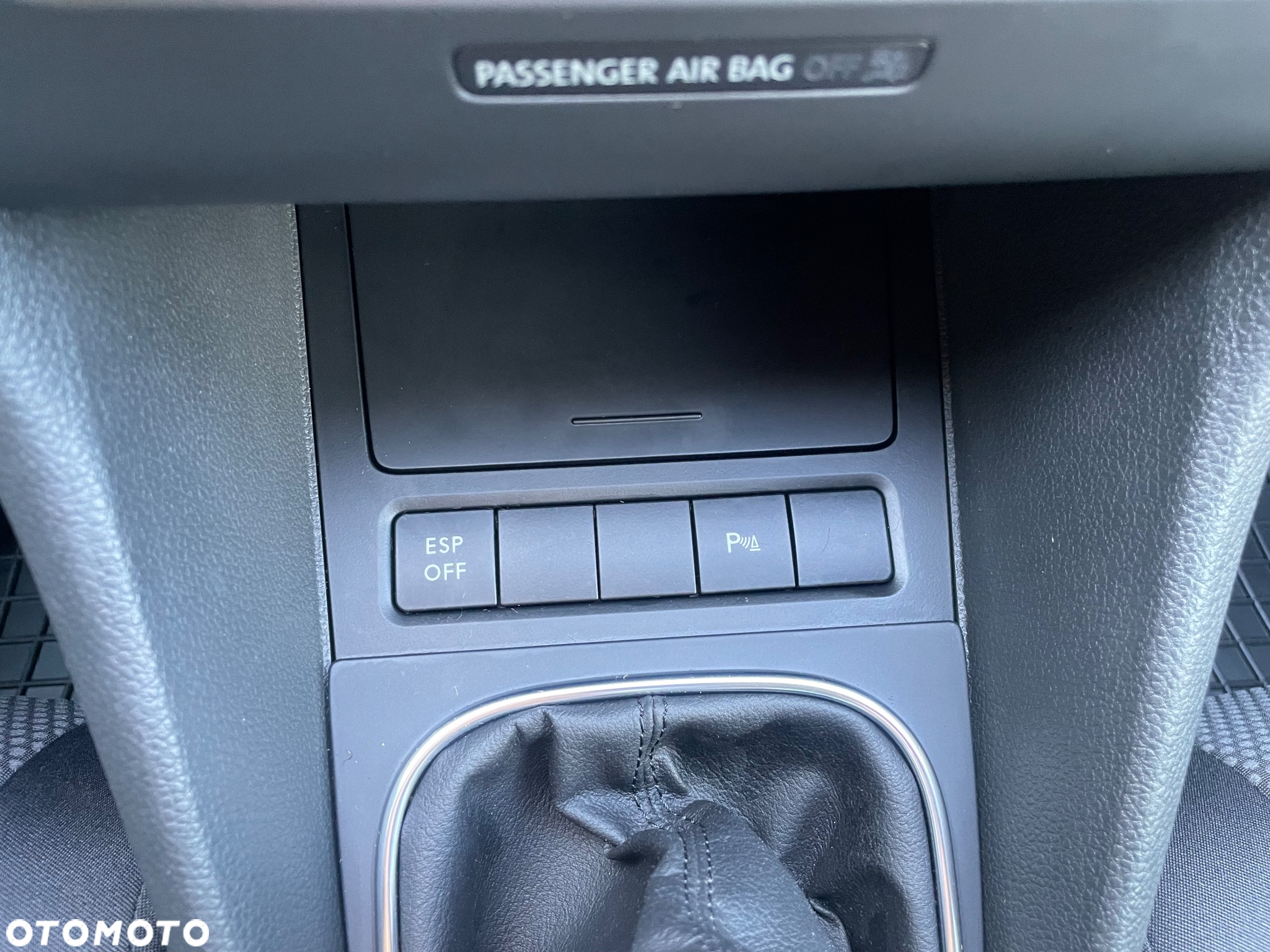 Volkswagen Golf 2.0 TDI DPF Comfortline - 23