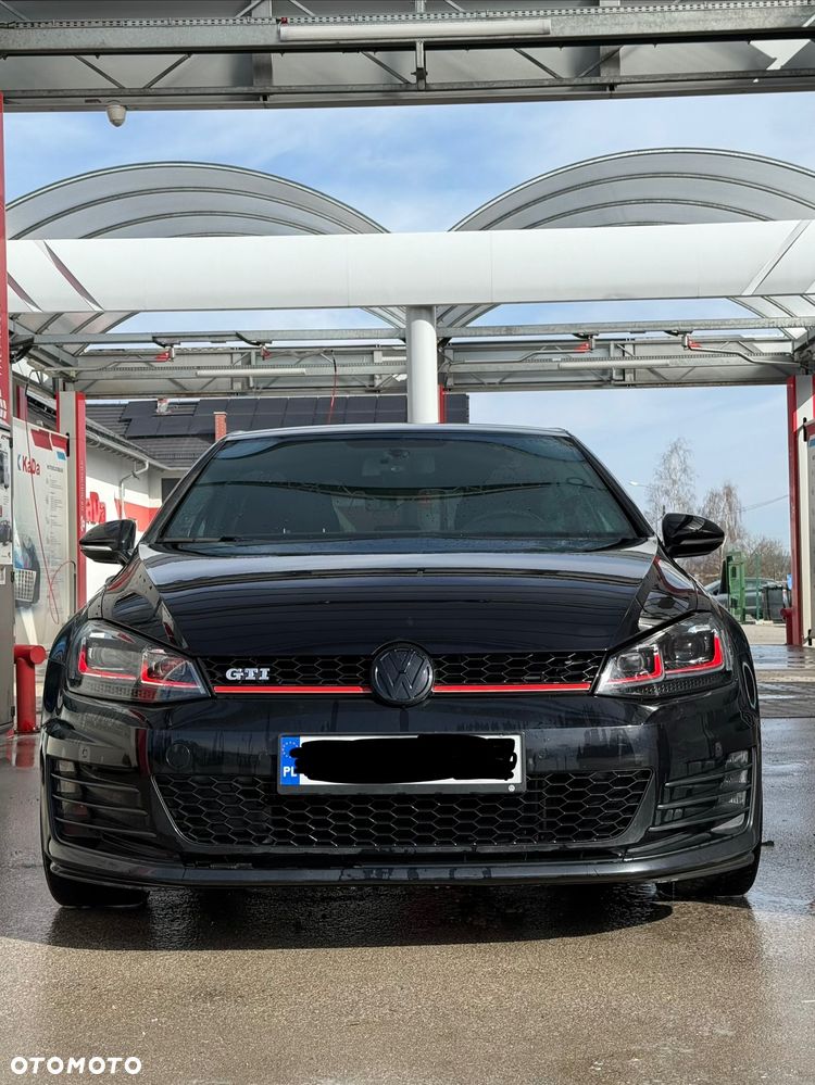 Volkswagen Golf - 2